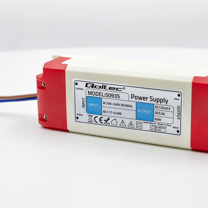 QOLTEC 50935 Impulsinis maitinimo šaltinis IP20 100V-240V 60W 12V 5A