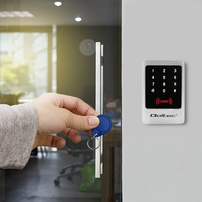 QOLTEC 52444 Kodinė spyna MIMAS su RFID skaitytuvu Kodų kortelės rakto pakabukas Durų skambučio mygtukas IP68 EM