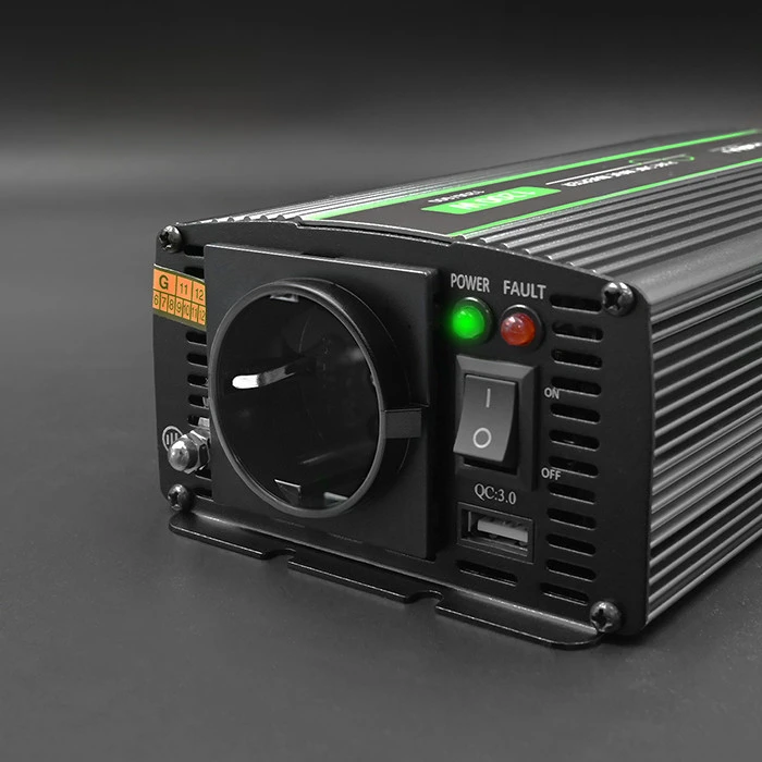 QOLTEC 51933 grynos sinusinės bangos keitiklis, monolitinis / 600 W / 1200 W / 12 V–230 V