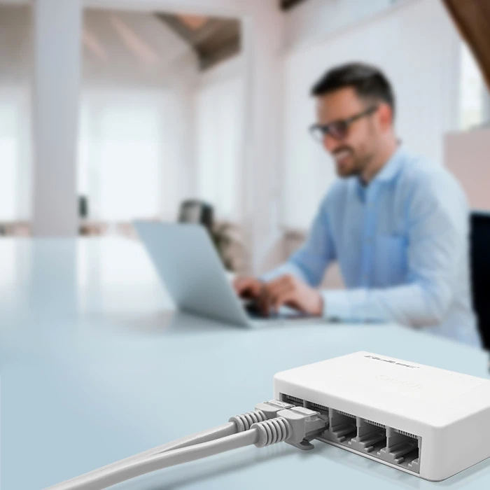Šakotuvas Qoltec 52247 Tinklo jungiklis 5 x RJ45 prievadas | 1000Mbps | LAN