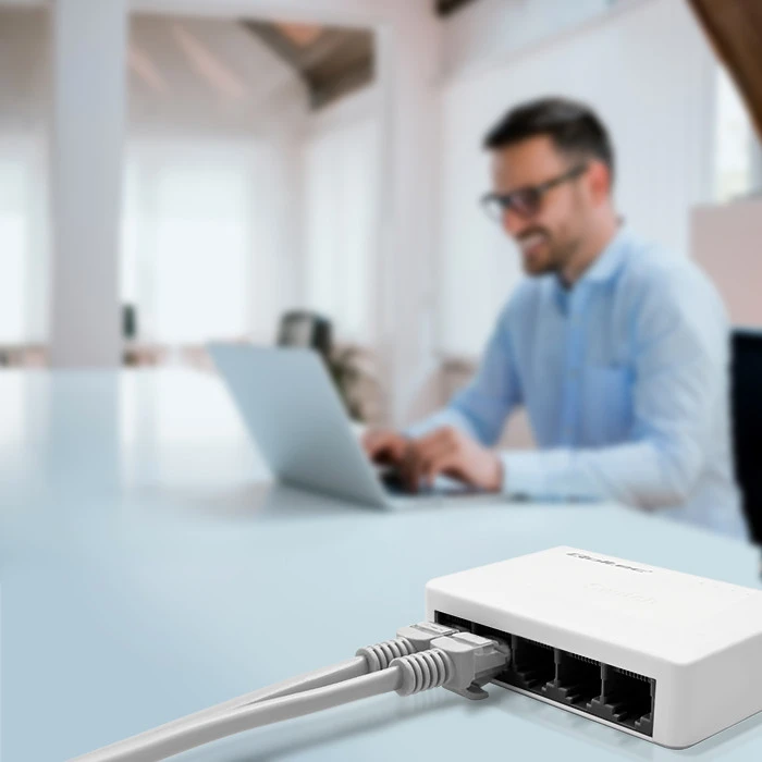 Šakotuvas Qoltec 52245 Tinklo jungiklis 5 x RJ45 prievadai | 100 Mbps | LAN
