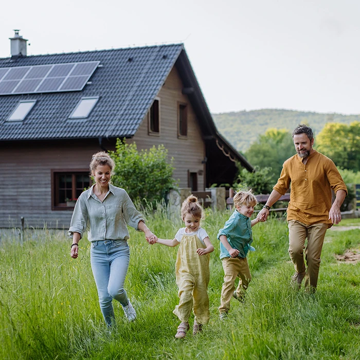 „Qoltec“ 3 fazių dvikryptis elektroninis skaitiklis | Energijos skaitiklis, montuojamas ant DIN bėgelio | 400 V | 100 A | LCD | 4P