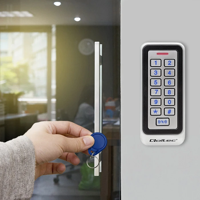 QOLTEC 52443 Kodinė spyna TRITON su RFID su RFID skaitytuvu Kodų kortelės rakto pultelis IP68 EM