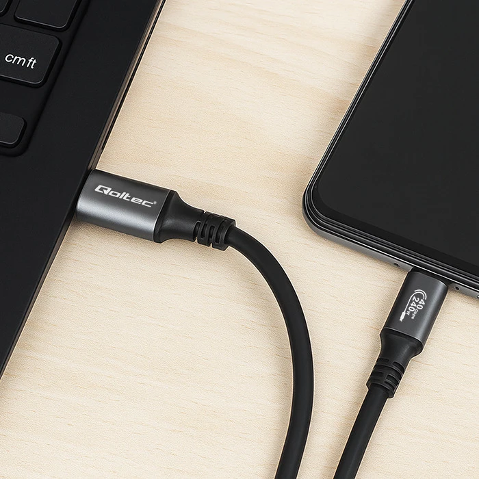 Qoltec USB4 Ultra greitas Gen3 USB-C kabelis 240W 1m juodas