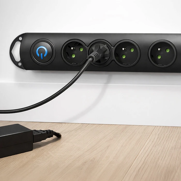 QOLTEC 50112 Surge Protector 6 maitinimo lizdas 3,0m