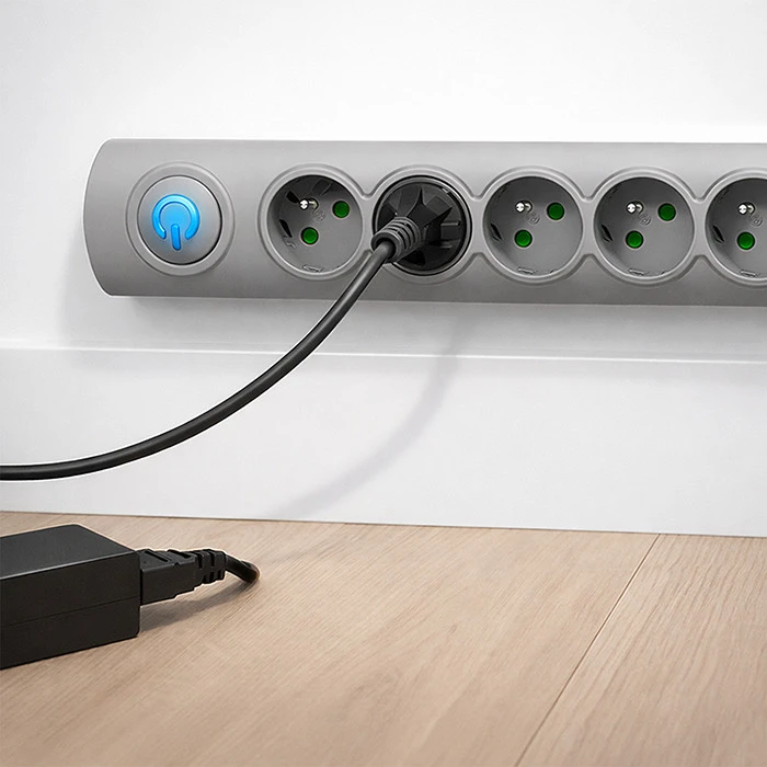 QOLTEC 50166 Qoltec Apsaugos nuo viršįtampių Quick Switch 6 lizdai pilka 3m