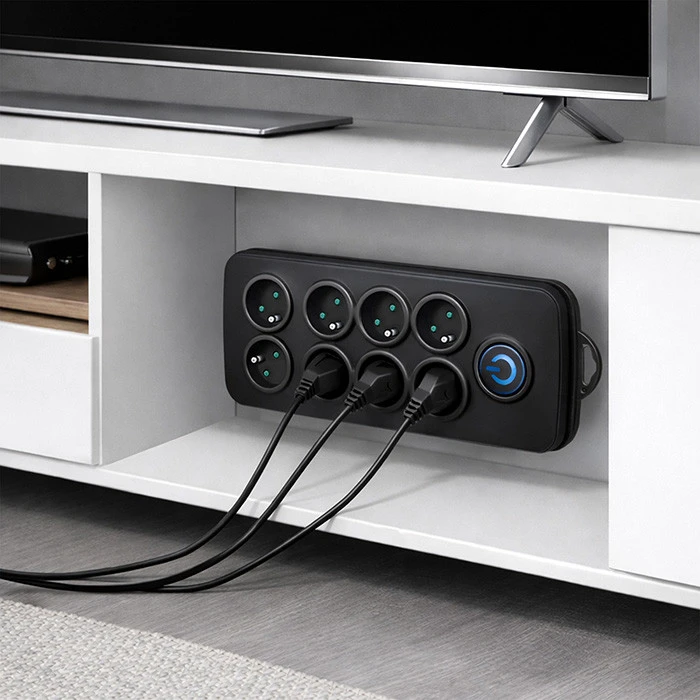 QOLTEC 50161 Apsaugos nuo viršįtampių Quick Switch 8 lizdai juodas 2,5m
