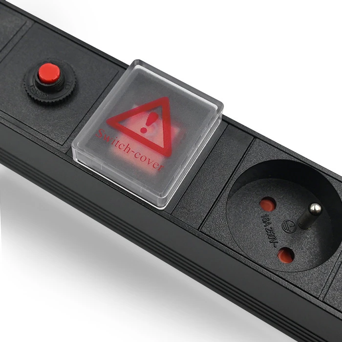 QOLTEC 53996 Apsauga nuo viršįtampių RACK 19 16A 1U PDU 8xSCHUKO 2m