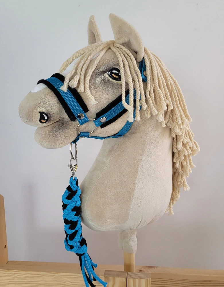 Super Hobby Horse Hobio arklio kantaras A3 su juoda kailine apdaila ir pavadžiu (juoda-turkio)