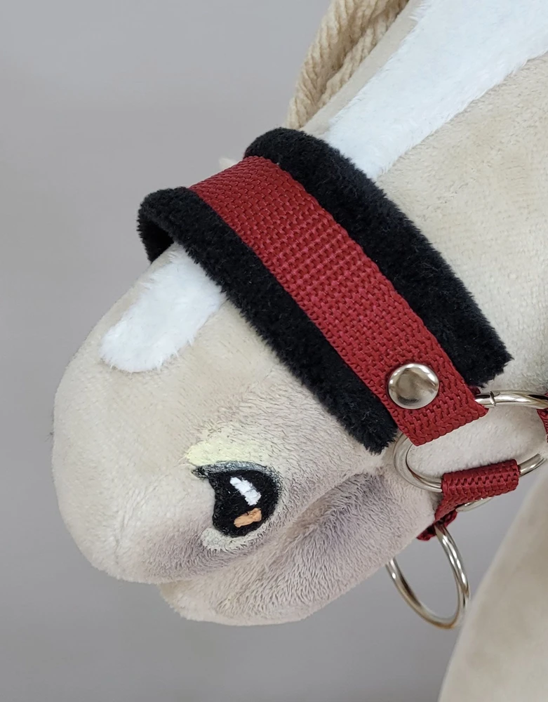 Super Hobby Horse Hobby horsing kantaras ir pavadys – juoda ir burgundiška