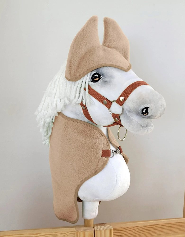 Super Hobby Horse Hobby Horse A4 ir A5 komplektas su vilnos gūnia ir ausinėmis camel spalvos
