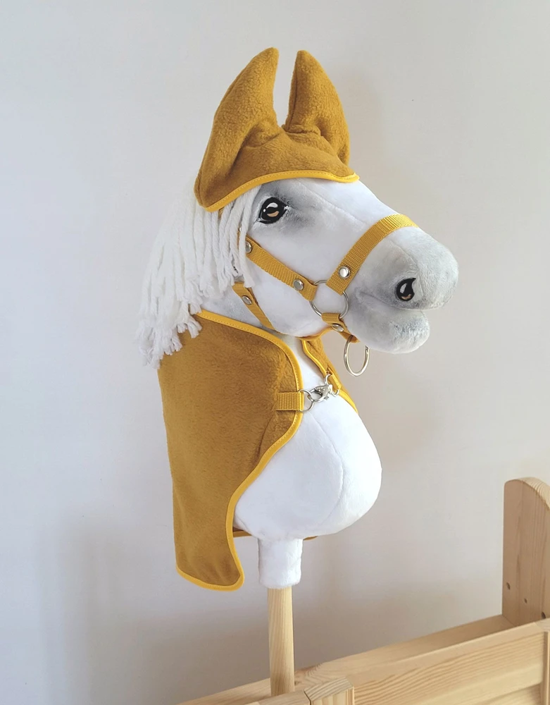 Super Hobby Horse Hobby Horse komplektas A4 ir A5: flisinė gūnia su ausinėmis, medaus geltonumo