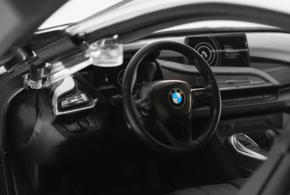 BMW i8 balta RASTAR modeliai 1:14 Nuotolinio valdymo automobilis + 2,4 GHz nuotolinio valdymo pultas