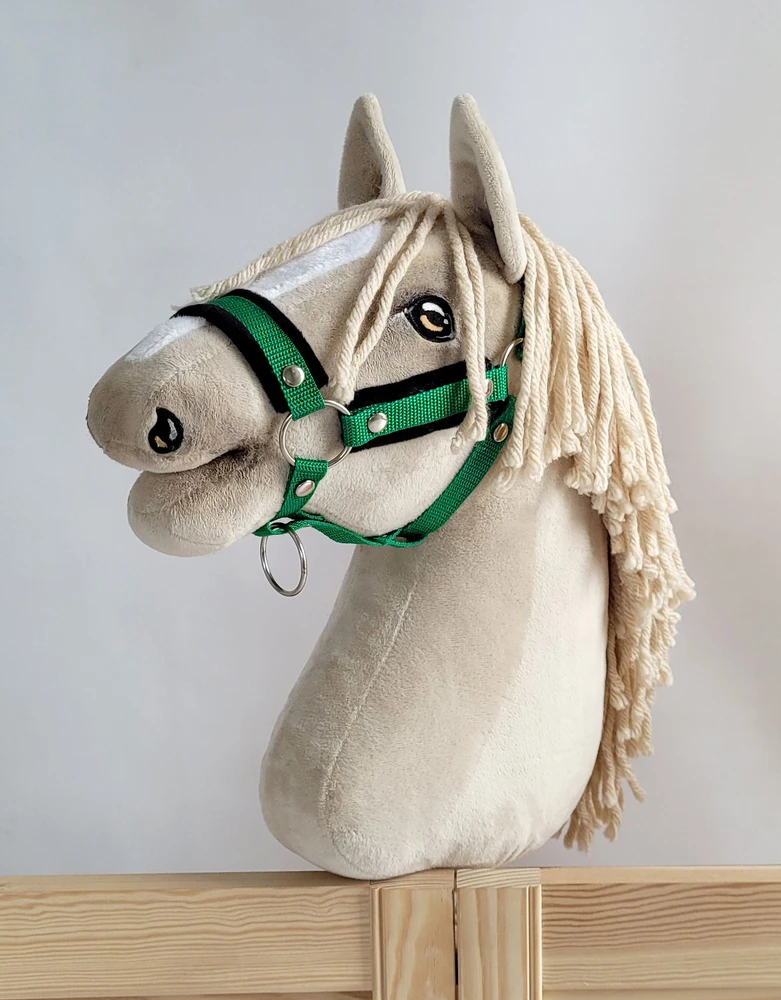 Super Hobby Horse Reguliuojamas kantaras hobi arkliukui A3 – žalias su juoda pūkuota apdaila