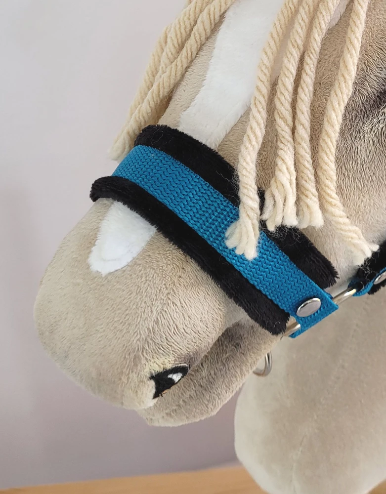 Super Hobby Horse Reguliuojamas kantaras hobi arkliukui A3 turkio spalvos su juoda pūkuote