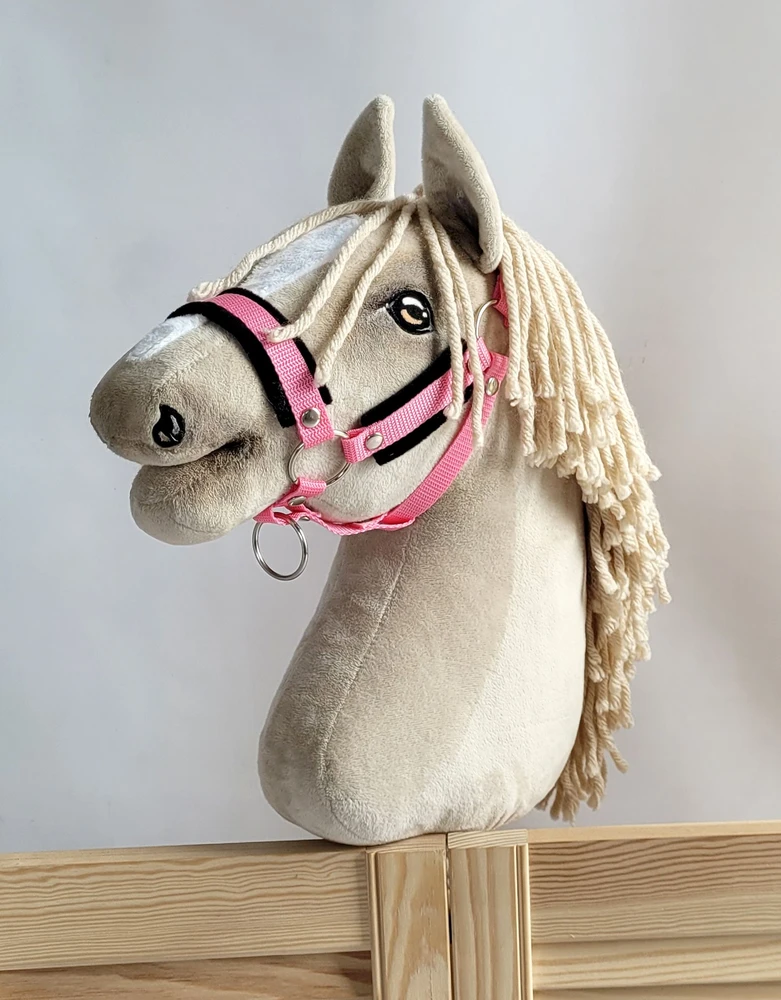 Super Hobby Horse Reguliuojamas kantaras hobi arkliukui A3 – rožinis su juoda pūkine apdaila