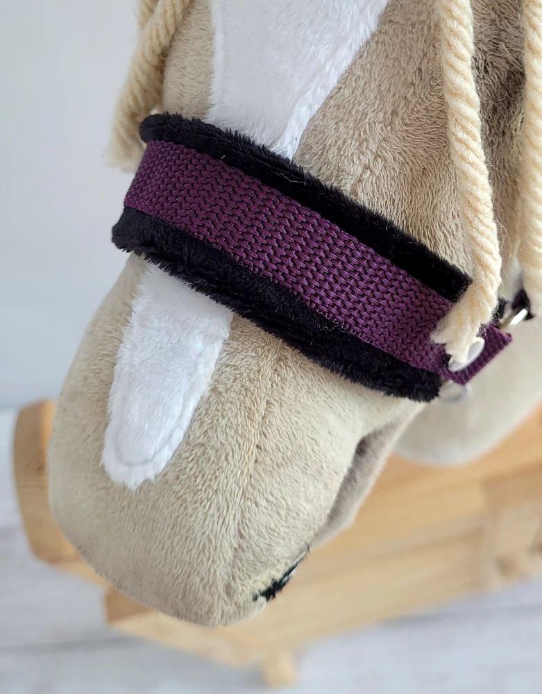 Super Hobby Horse Reguliuojamas kantaras hobi arkliukui, slyvinis su juoda pūkuote