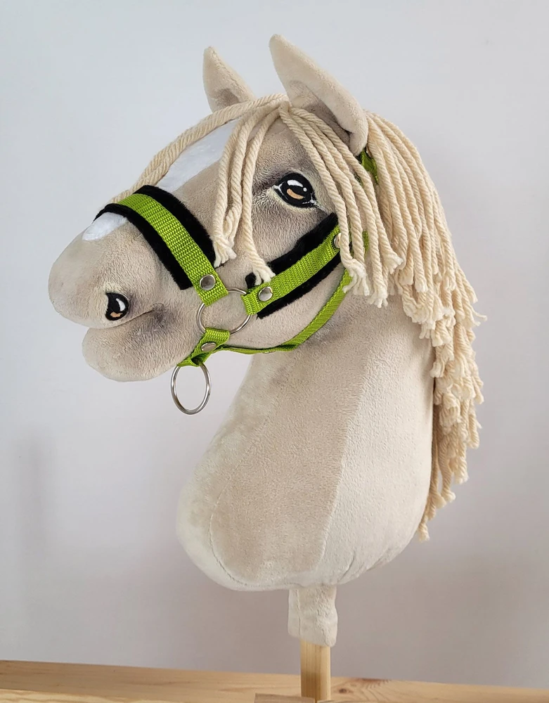 Super Hobby Horse Reguliuojamas kantaras hobi arkliukui A3 – žalias su juoda pūkine apdaila