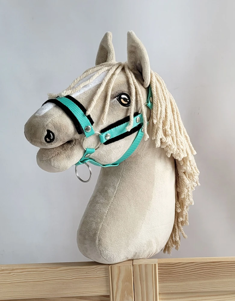 Super Hobby Horse Reguliuojamas kantaras hobi arkliukui A3 – mėtų spalvos su juodu kailiuku