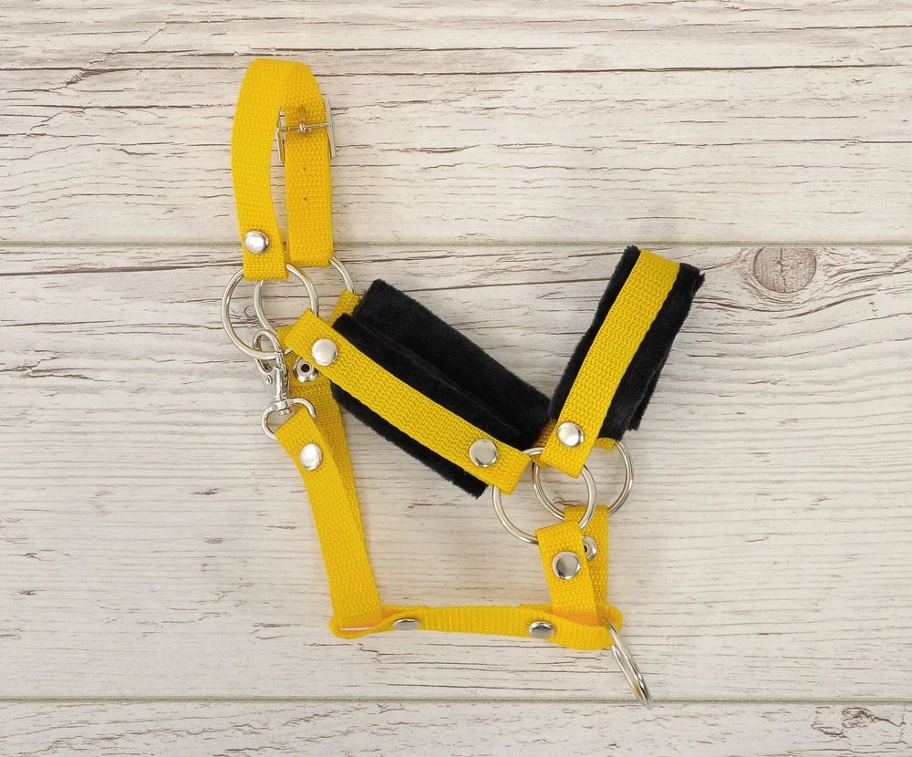 Super Hobby Horse Reguliuojamas kantaras hobi arkliukui – geltonas su juodu kailiuku