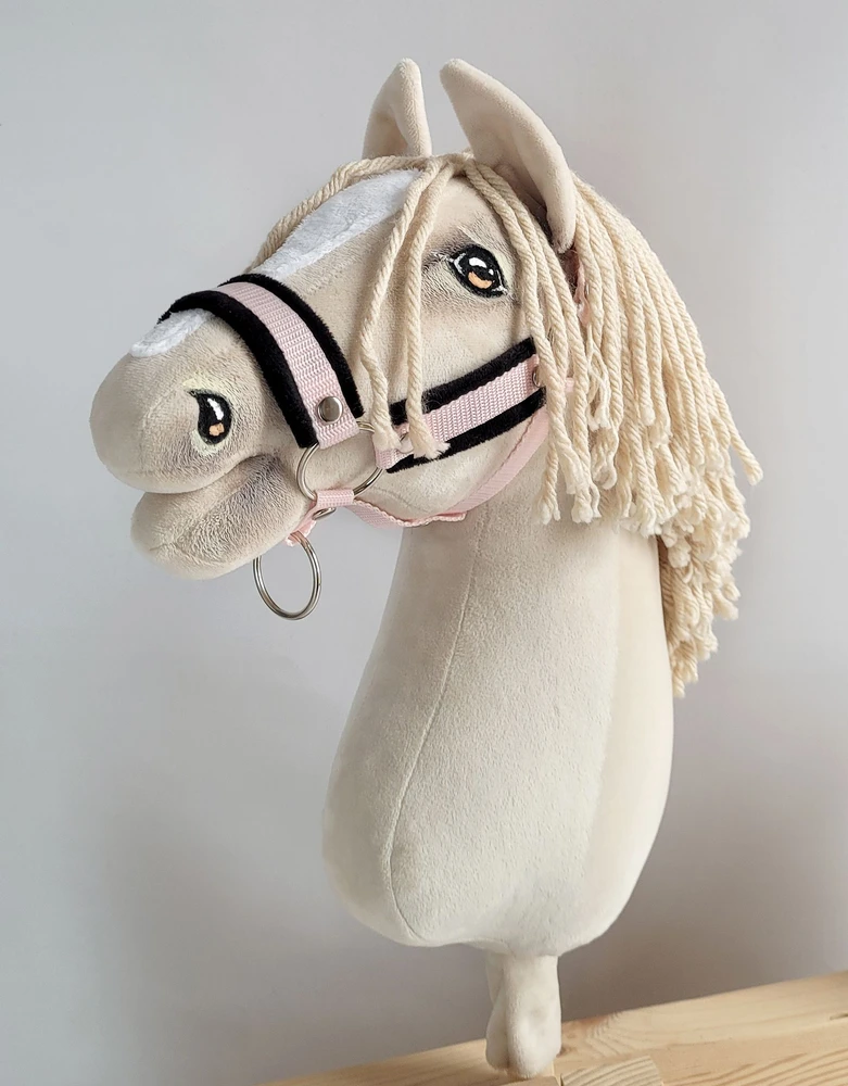 Super Hobby Horse Reguliuojamas kantaras hobi arkliukui – rožinis su juoda pūkine apdaila