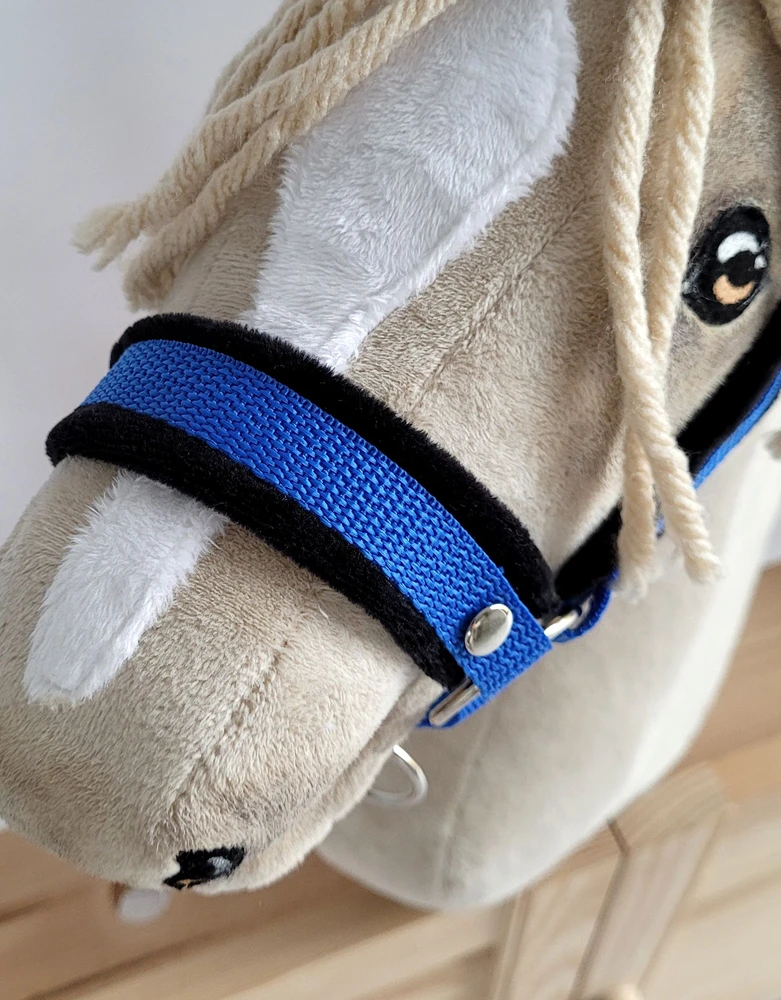 Super Hobby Horse Reguliuojamas kamanas hobi arkliukui – mėlynas su juodu kailiuku