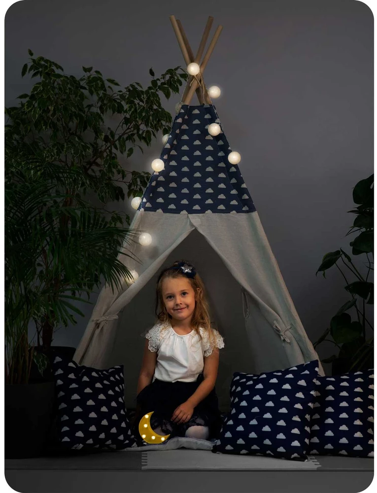 Ricokids Vaikiška tipi palapinė su girlianda ir lemputėmis - tamsiai mėlyna su debesėliais