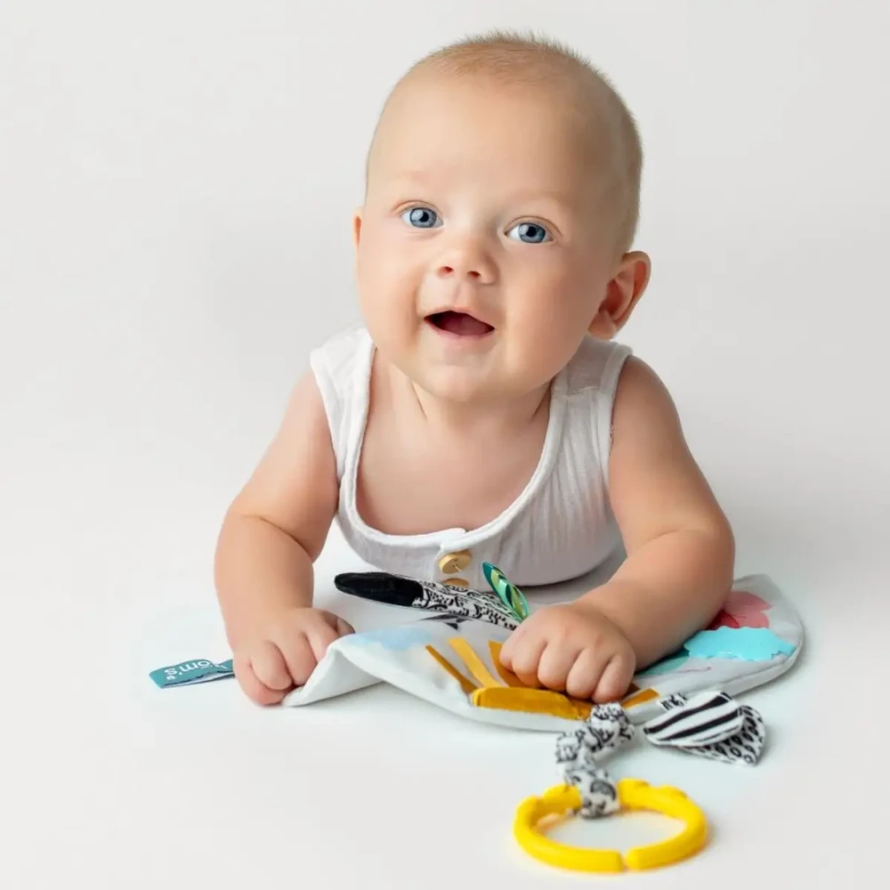 Hasbro HENCZ 119 Pedro meškėno sensorinė knyga