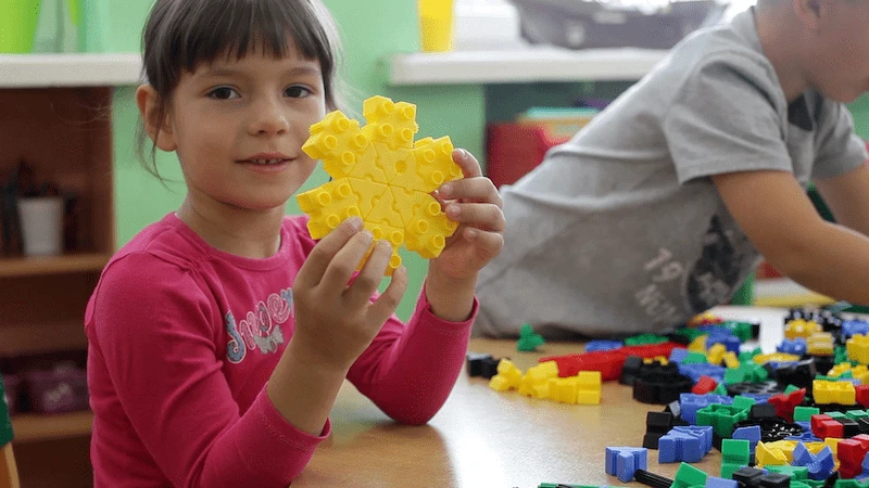 Spalvotas Morphun Junior 252 dalių konstruktoriaus rinkinys su gyvūnėlių modeliais, vaikams nuo 3 metų
