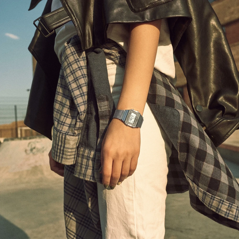 Casio Retro Vintage A700WM-7A Unisex laikrodis + DĖŽUTĖ