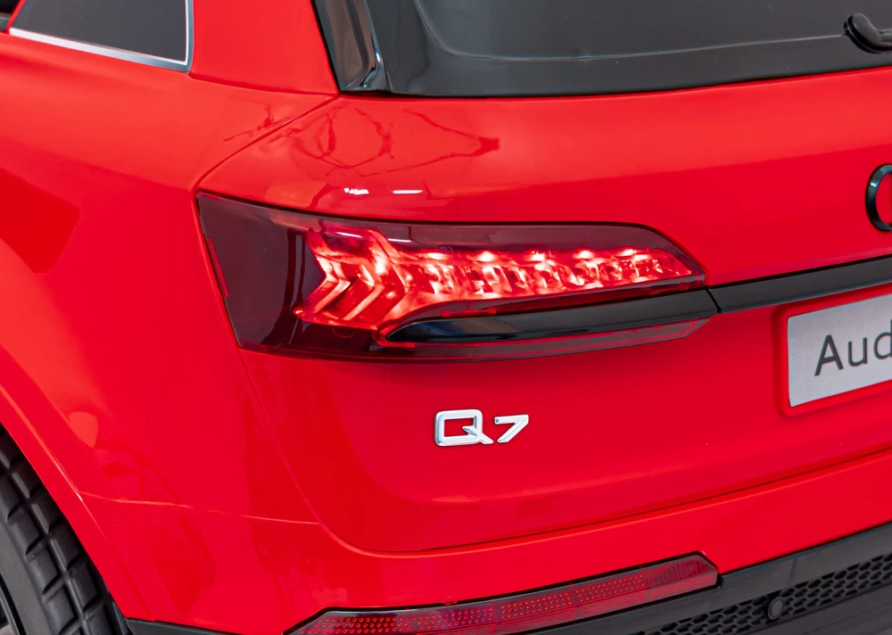 Ramiz Elektromobilis Audi Q7 NEW LIFT, Raudona