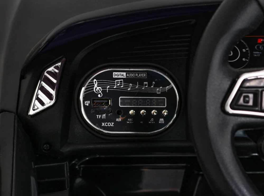 Ramiz Elektromobilis Audi R8, Raudona