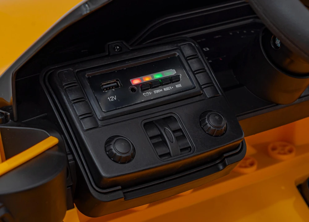 Triton Elektromobilis BMW M4, Geltona