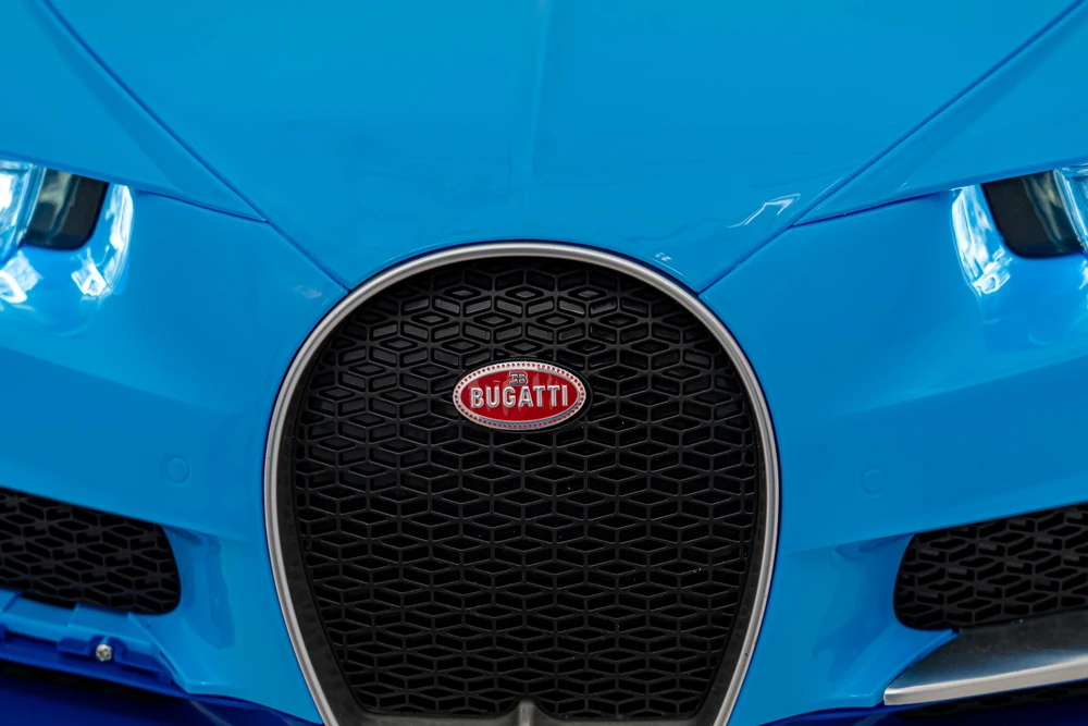 Ramiz Mėlyna Elektromobilis Bugatti Chiron, Mėlyna