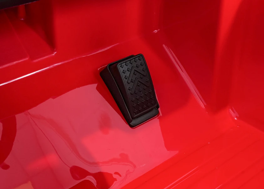 Vaikiškas elektrinis džipas 4x4 su LED šviesomis ir saugos diržais, nuo 3 metų