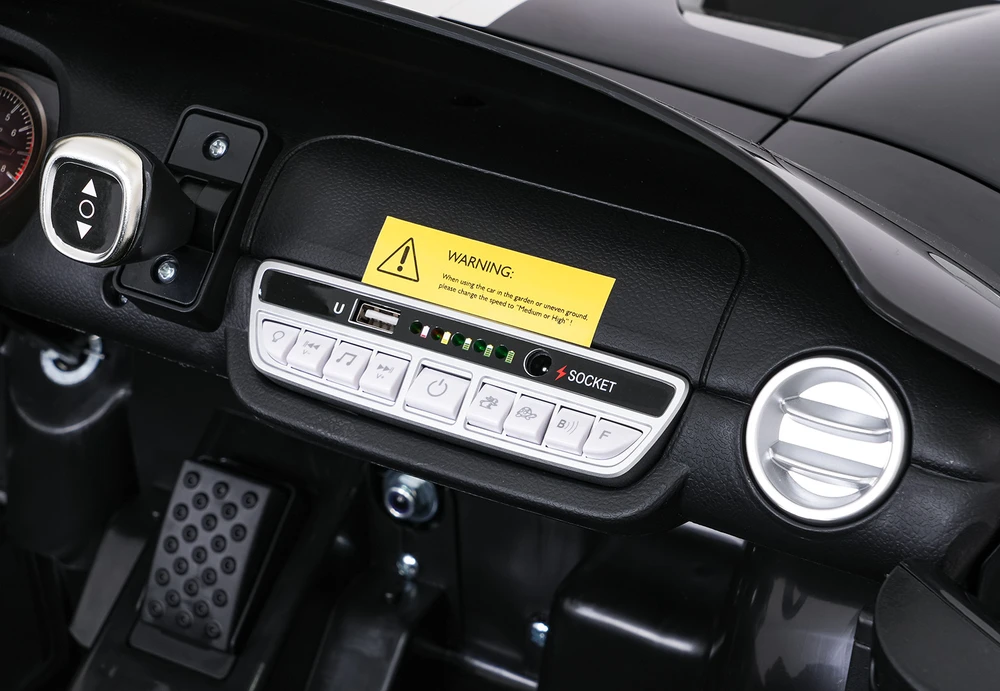 Elektromobilis Ford GT, Juodas