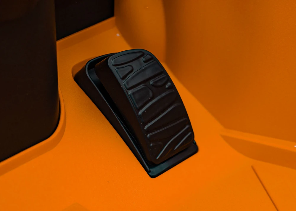 Oranžinis Elektromobilis Lamborghini Revuelto, Oranžinis