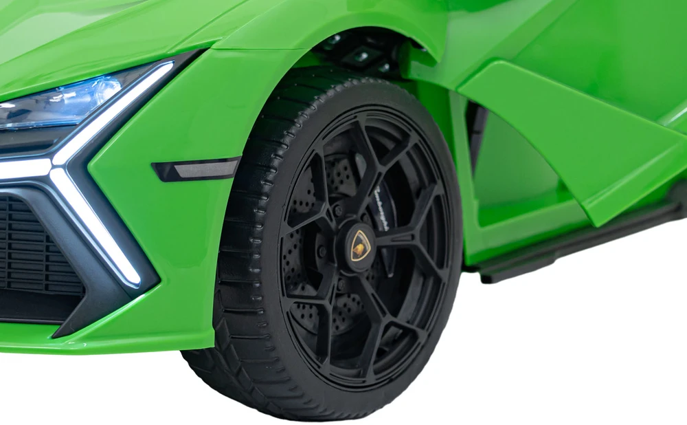 Ramiz Elektromobilis Lamborghini Revuelto, Žalias