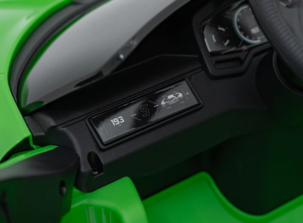 Ramiz Elektromobilis Lamborghini Revuelto, Žalias