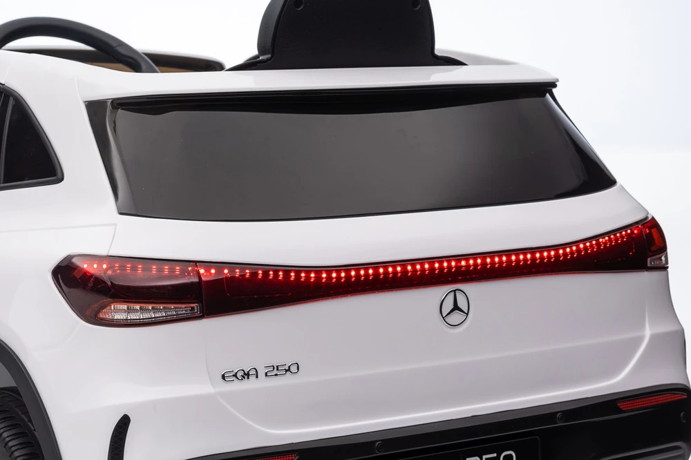 Ramiz Mercedes Benz EQA 250 Baltas