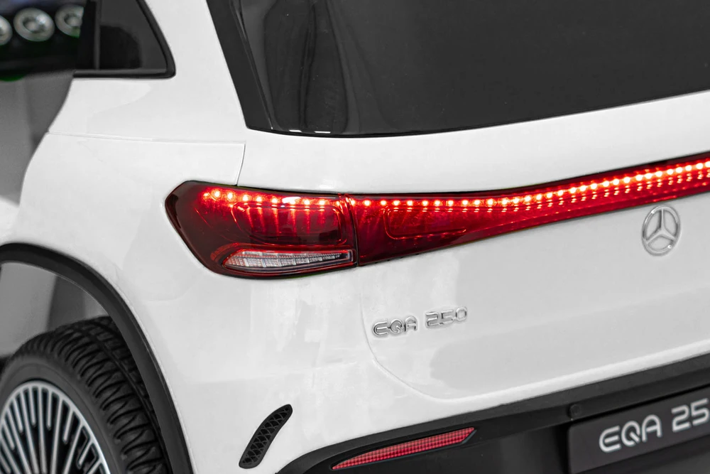 Ramiz Mercedes Benz EQA 250 Baltas
