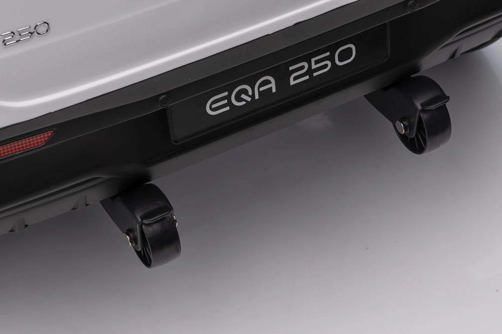 Ramiz Mercedes Benz EQA 250 Baltas