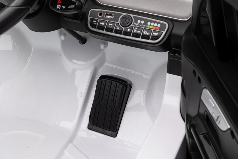 Ramiz Mercedes Benz EQA 250 Baltas
