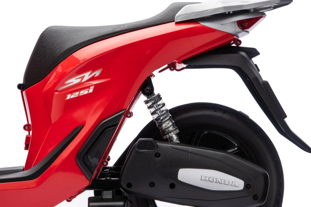 Vaikiškas elektrinis motoroleris Honda SH125i su LED šviesomis ir Bluetooth, nuo 3 metų, juodas