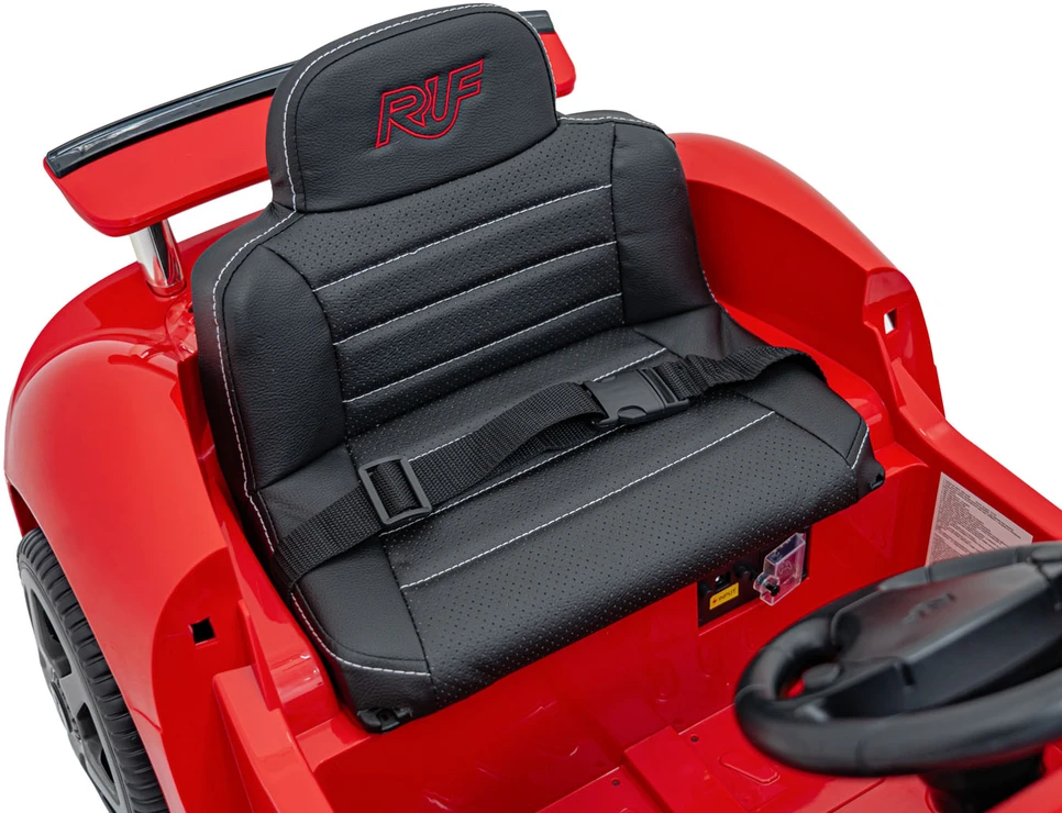 Elektromobilis RUF CTR3, Raudona