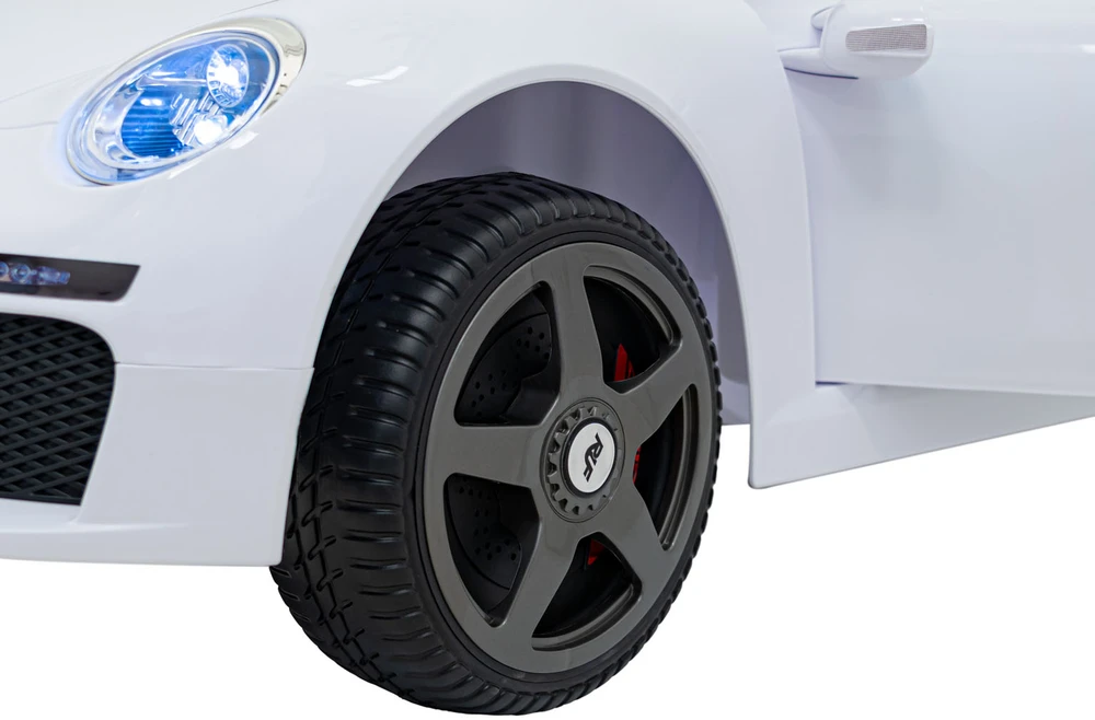 Elektromobilis RUF CTR3, Baltas