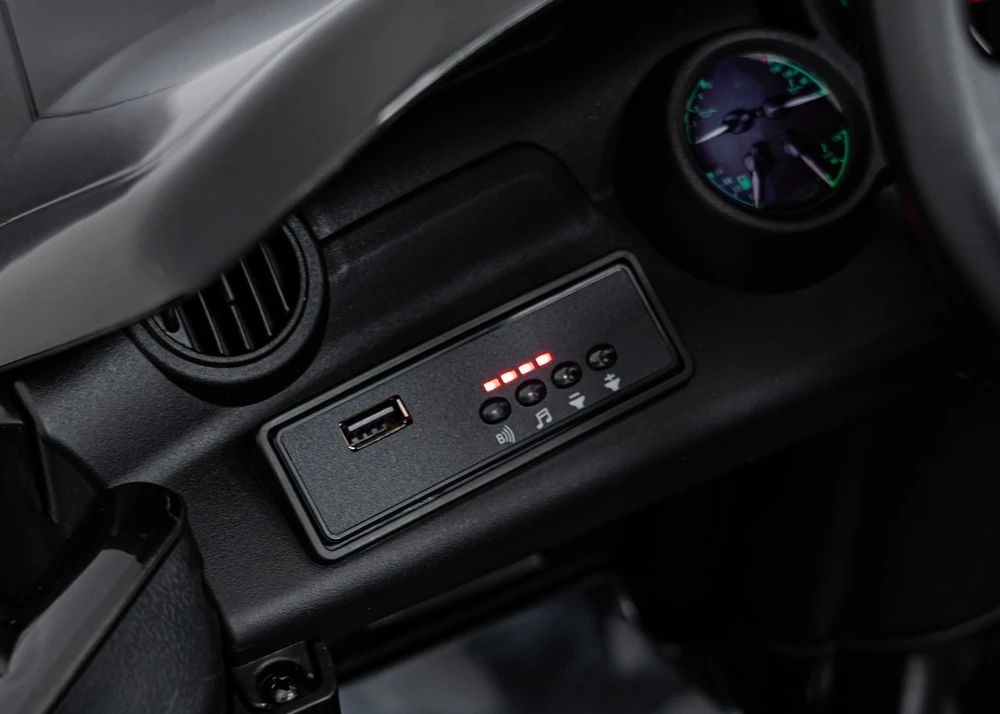 Elektromobilis RUF CTR3, Juodas