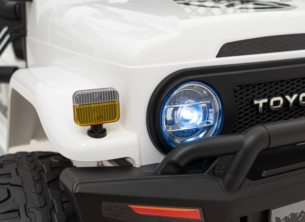 Elektromobilis Toyota FJ Cruiser 4x4, Baltas