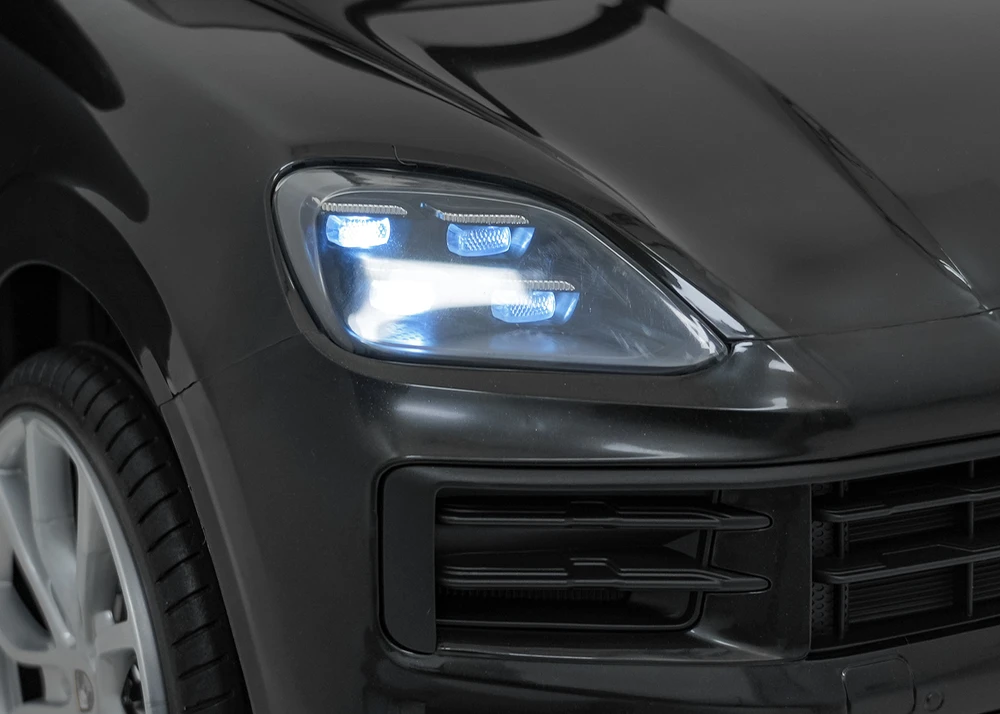 Elektromobilis Porsche Cayenne, Juodas