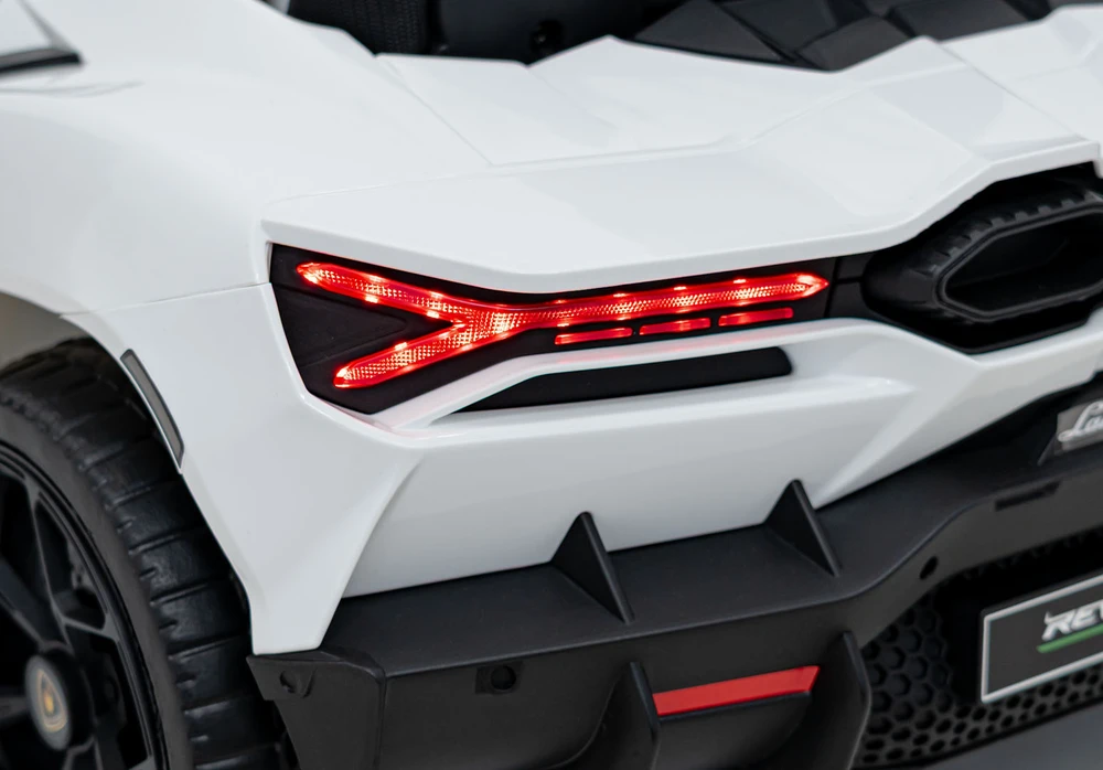 Elektromobilis Lamborghini Revuelto, Baltas